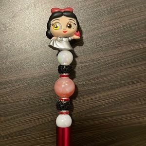Snow White Doorable Pen